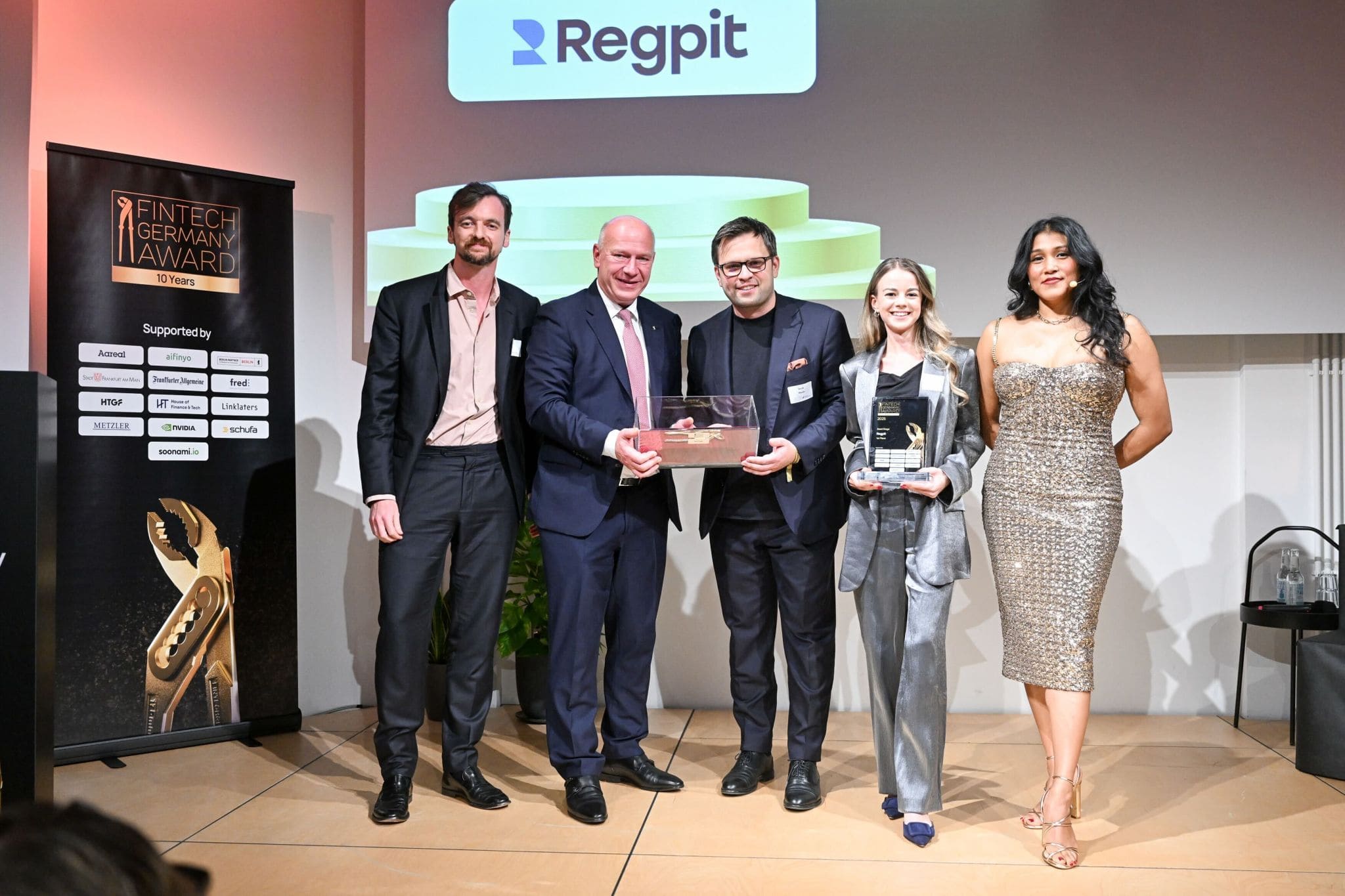 Preisübergabe des FinTech Germany Award 2025 an Regpit